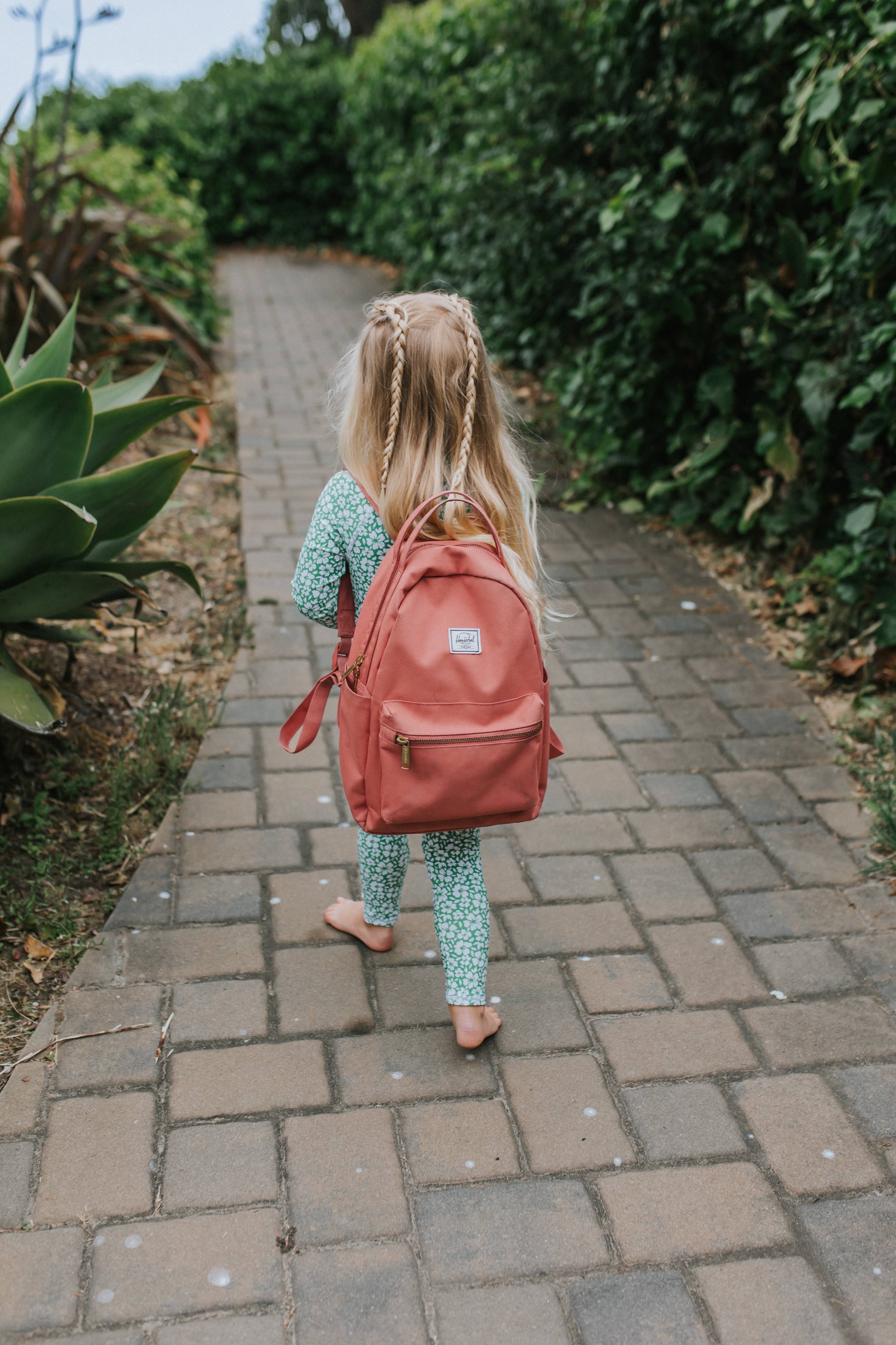 What to Pack in Your Beach Bag: Mom Edition